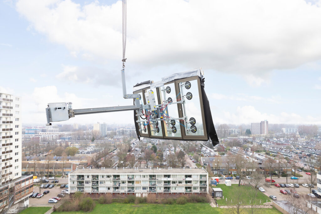 Facedo Geveltechniek, gevelelementen monteren zonder steiger.