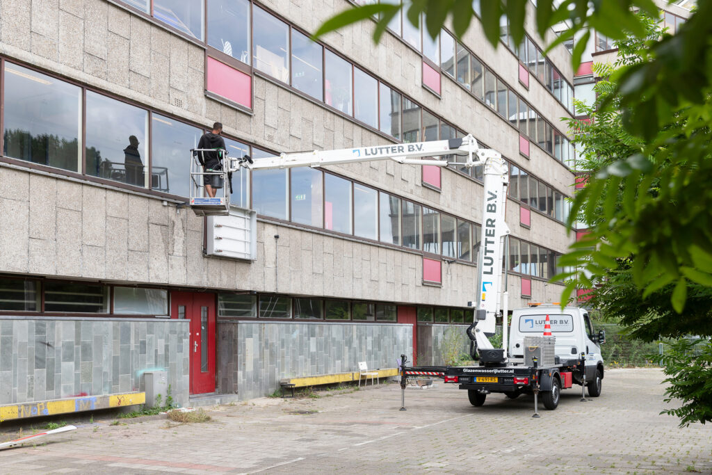 CELA DT25 autohoogwerker - Lutter Amsterdam